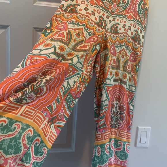 Ladies medium light weight 2 piece set. Bright multicolored Miami style outfit - Picture 6 of 7